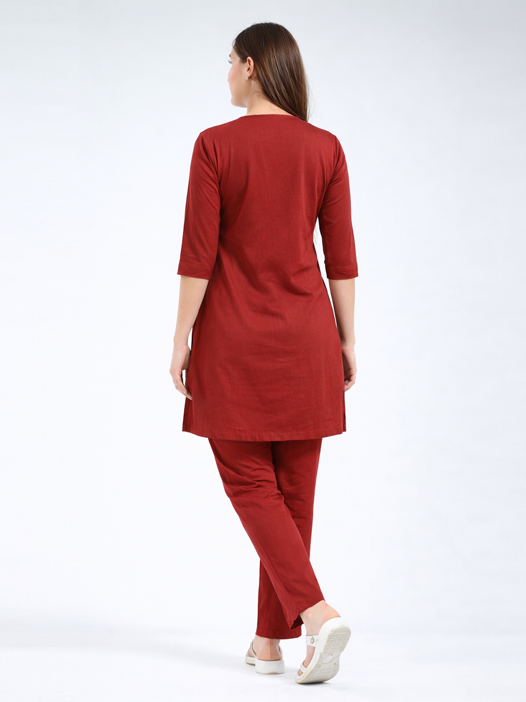 Maroon Embroidered Kurta & Pant - Image 3